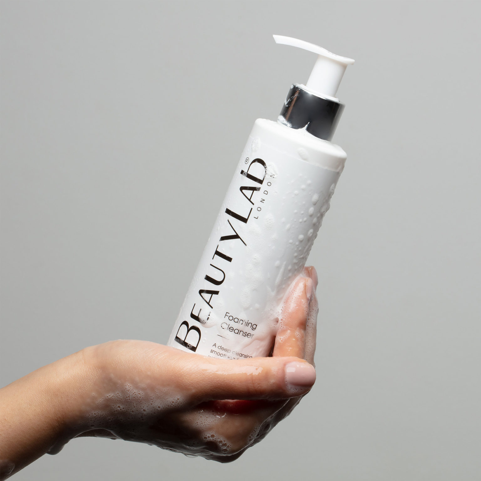 Foaming Cleanser model image